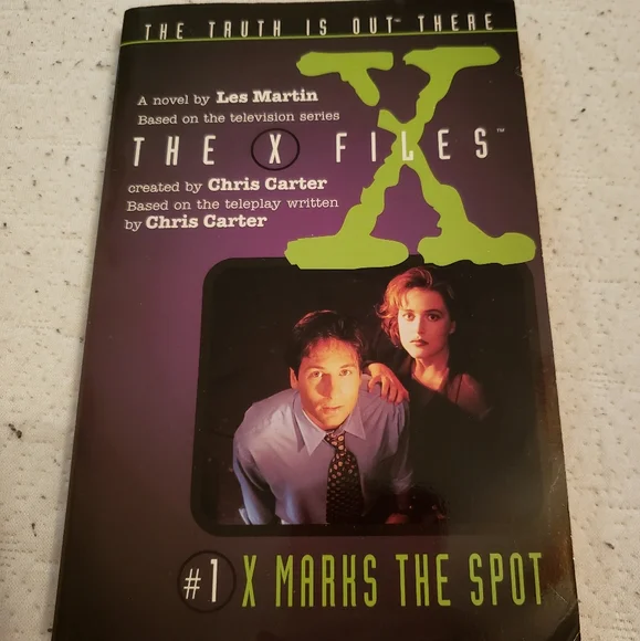 👽 X-Files Chapter Books 👽 - Picture 3 of 14